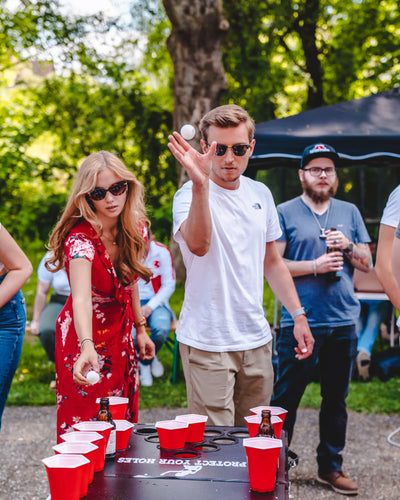 Der Beer Pong Guide für Frischlinge am Beer Pong Tisch
