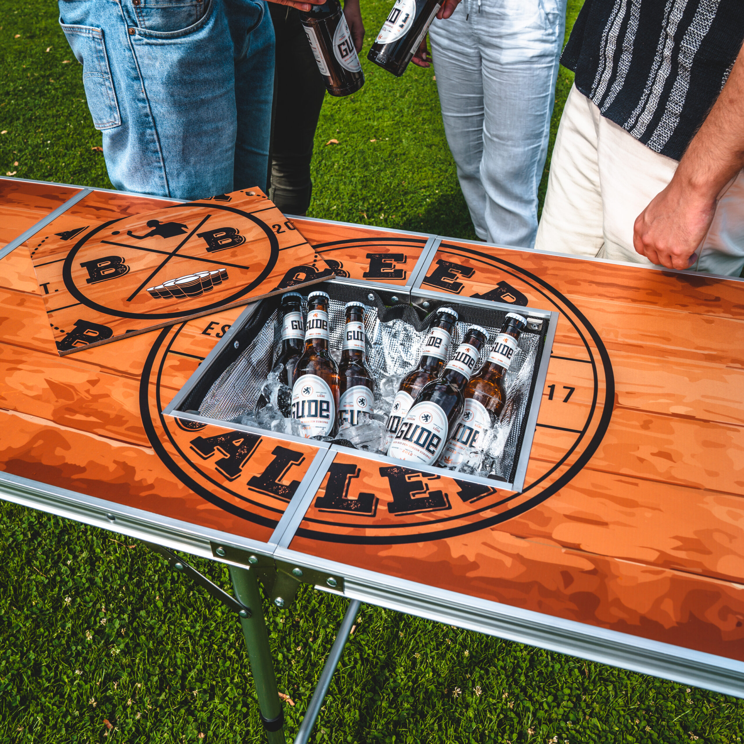 Beer Pong Tische - BeerBaller  Trinkspiele und Beer Pong Zubehör