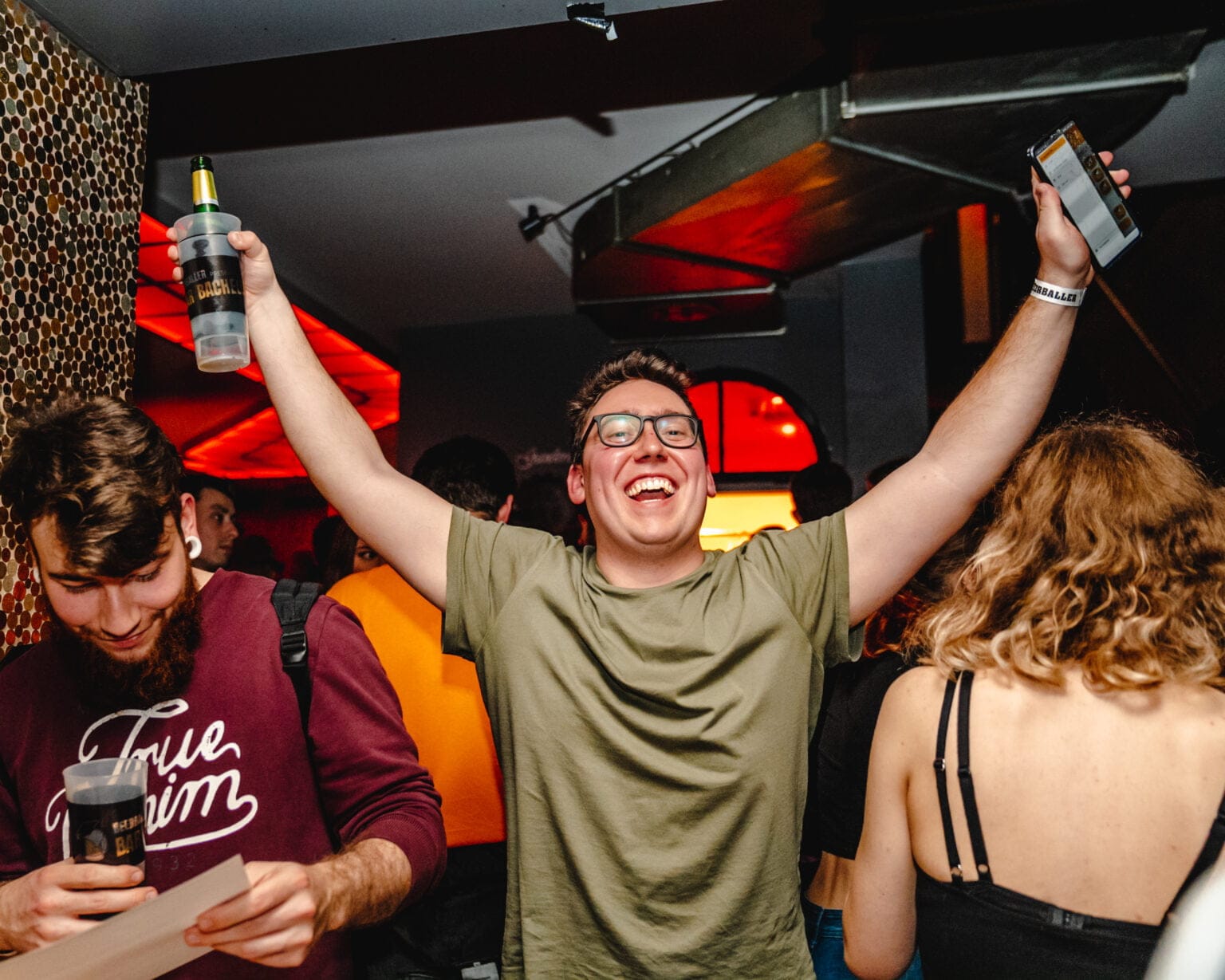 Bar Bachelor Darmstadt - BeerBaller | Trinkspiele und Beer Pong Zubehör